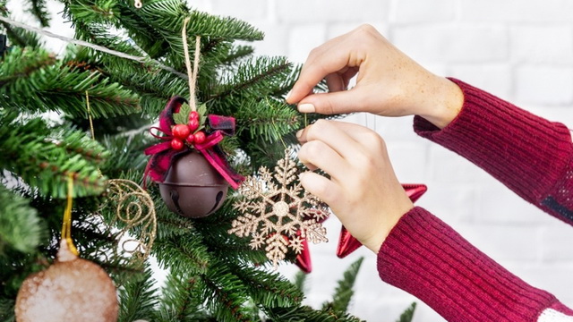 Как украсить рождественскую елку