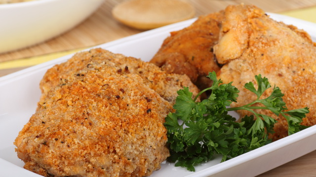 Запечённые куриные бёдрышки в сырной панировке, с мёдом и горчицей